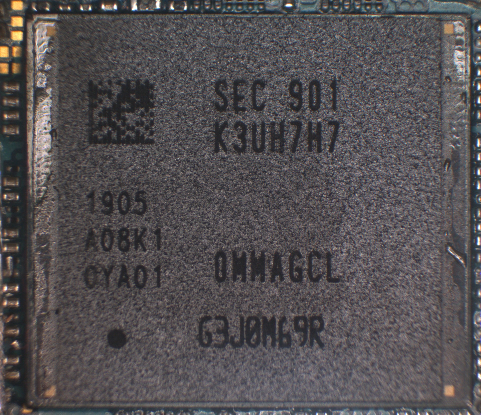 Samsung Exynos 9820 package-on-package with DRAM