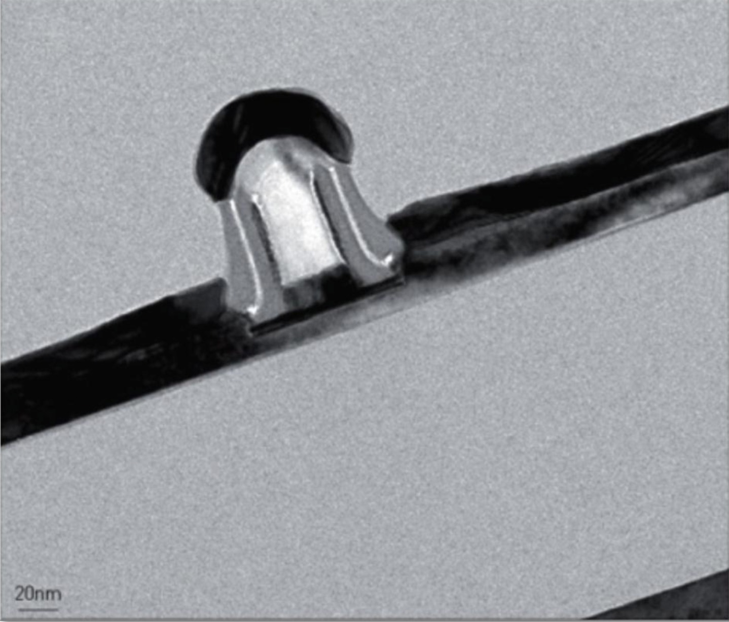 Electron micrograph of transistor gate structure