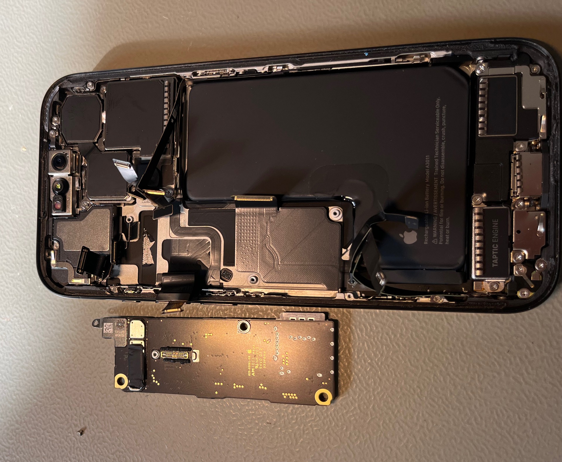iPhone 15 Pro disassembly photograph