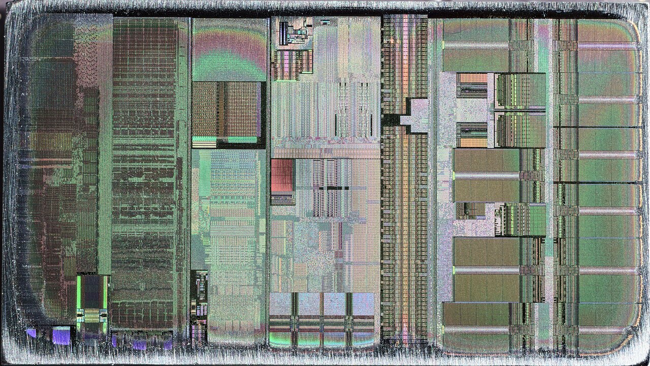 AMD K6-2 Chomper(Model8) 333AFR — Optical die photograph