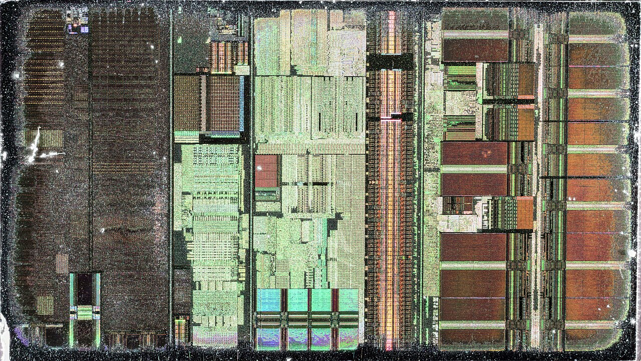 AMD K6-2 ChomperXT(Model8) 500AFX — Optical die photograph