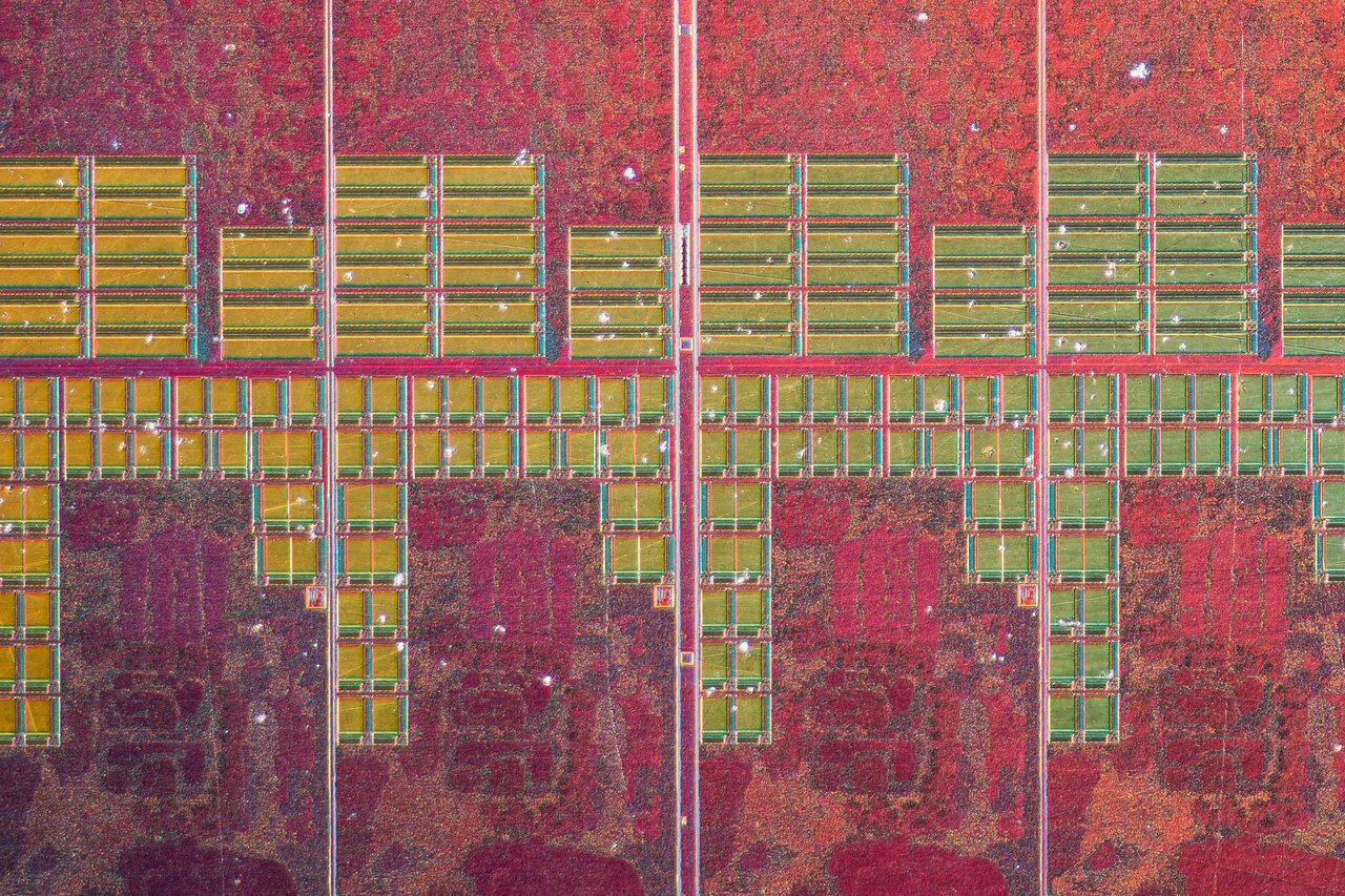 AMD Radeon R9 Nano · Fiji — Optical die photograph