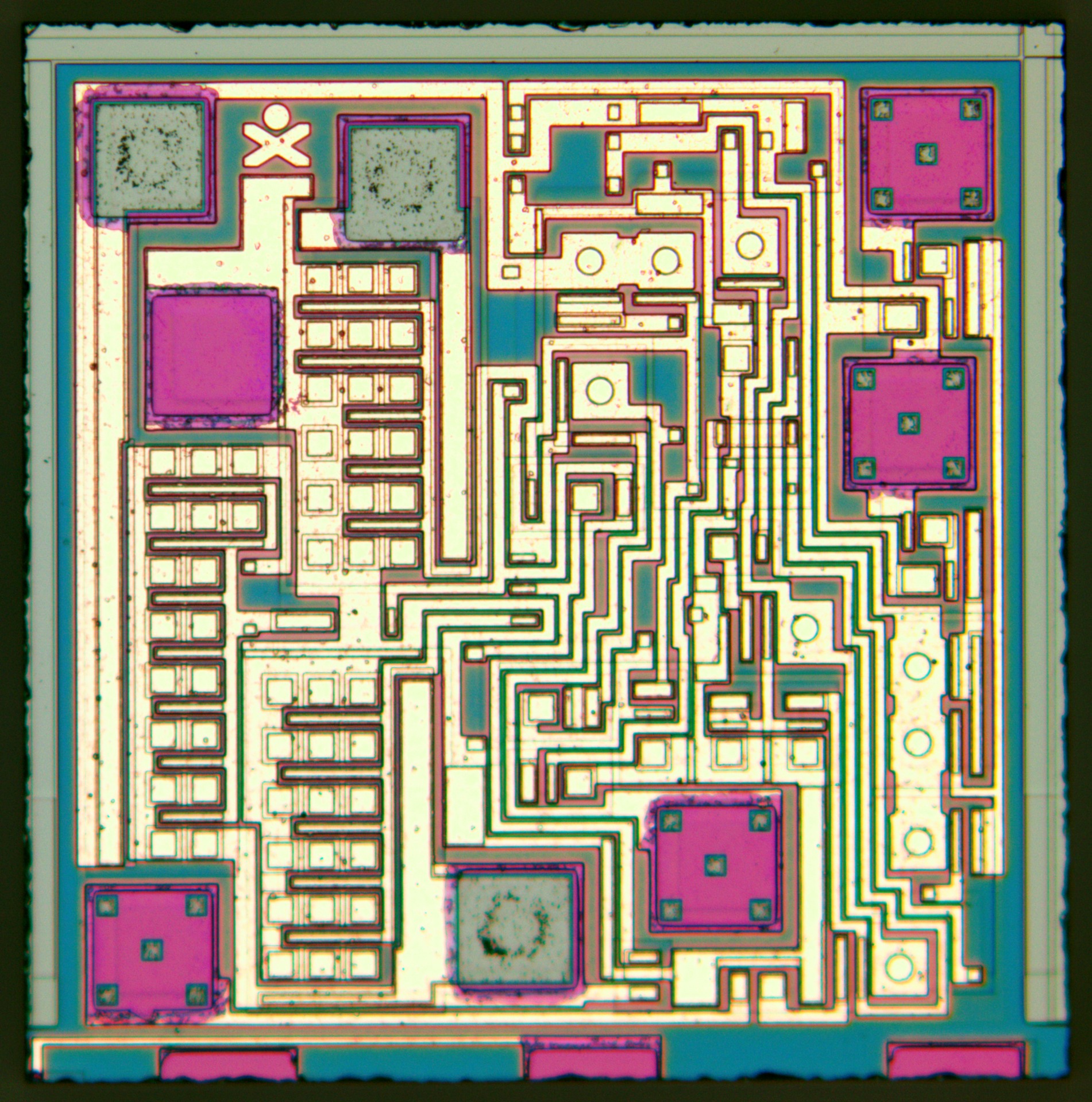 Specimen 1 sold as TI NE555 (reported counterfeit by source)